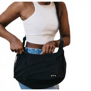 NEW PRETTY SIMPLE women's brevin hobo bag in black